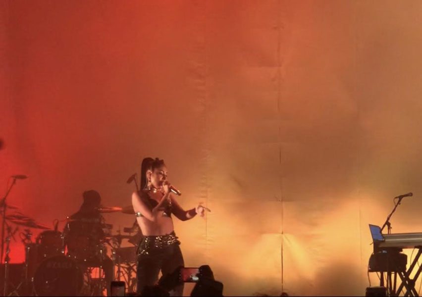 Kali+Uchis+entrances+the+crowd+with+her+song%2C+%E2%80%9CNever+Be+Yours.%E2%80%9D