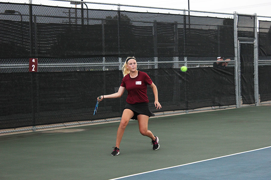 Junior+Sasha+Jennings+sets+up+for+a+forehand+during+the+match+against+Coppell+on+Tuesday%2C+Sept.+11.